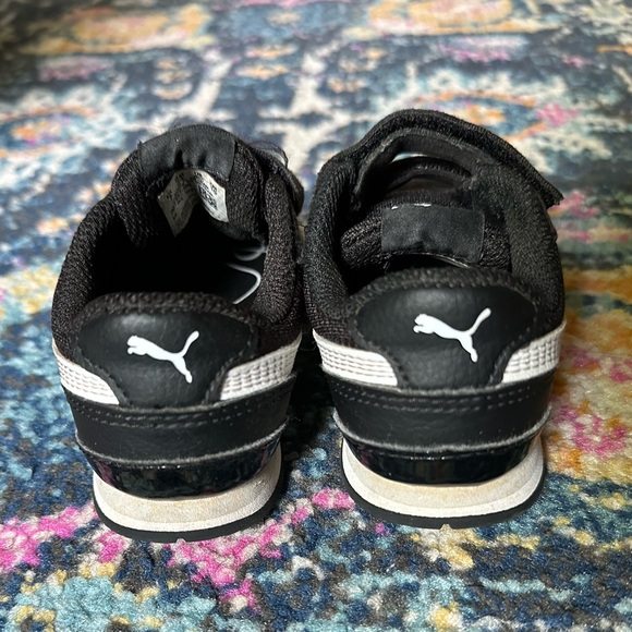 PUMA toddler sz 8 patent edge sneaker - Picture 3 of 17